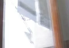انگشتان دست به فیلم سوپر خارجی داغ سمت دوربین حرکت می کند