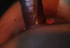 اولیسا با انگشتانش گره خورده و گرمت فلم های سوپرخارجی می کند