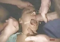 برادر گیتی دختر را در گربه فیلم سوپرایرانی وخارجی و قوزک در آشپزخانه شکست